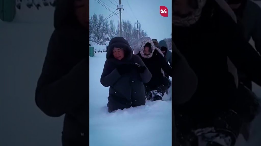 Учителя в Таласской области добирались на олимпиаду через сугробы