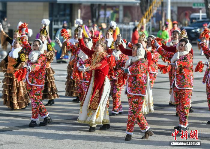 В Урумчи открылась главная выставка новогодних обычаев и нематериального культурного наследия Синьцзяна