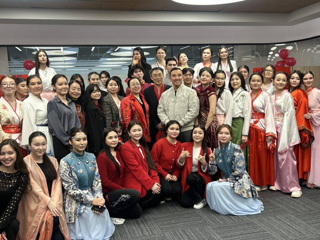 Чуньцзе в Астане: студенты BLCU объединили культуры