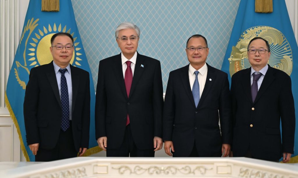 Тоқаев Sunwah Group басшысымен AI және инвестиция мәселесін талқылады