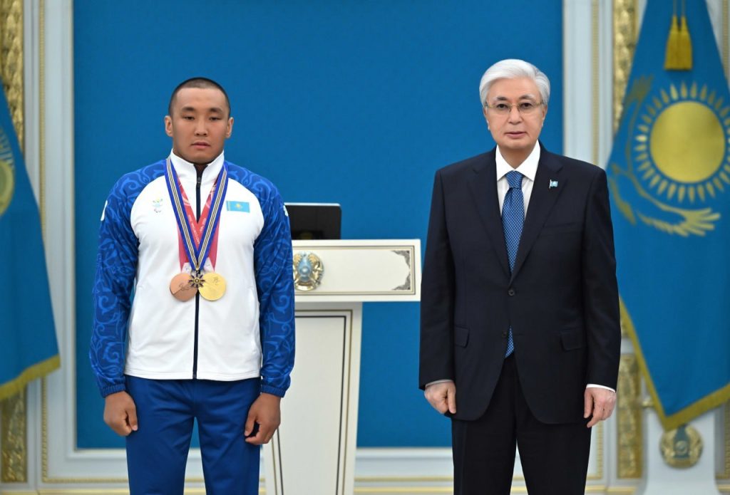 Ербола Хамитова орденом «Барыс» III степени за победу на Паралимпиаде