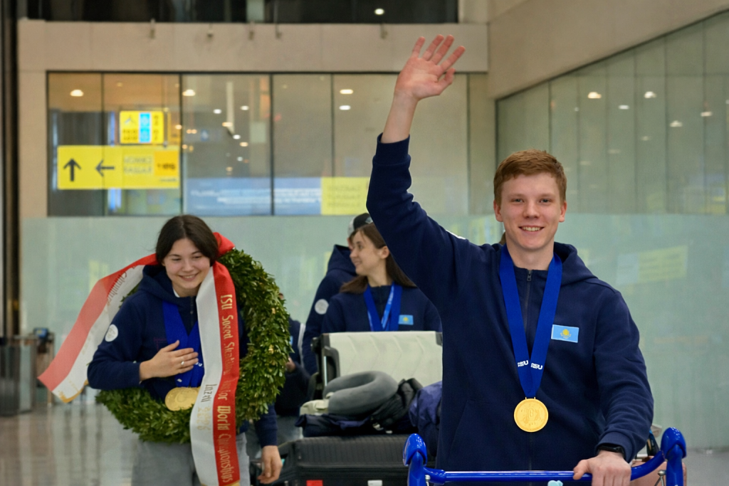 7 медалей чемпионата мира: юниорскую сборную Казахстана торжественно встретили в Астане