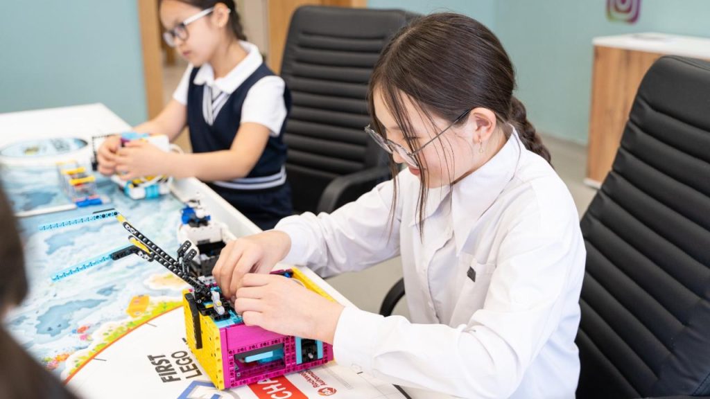 школа за счет коррупционеров