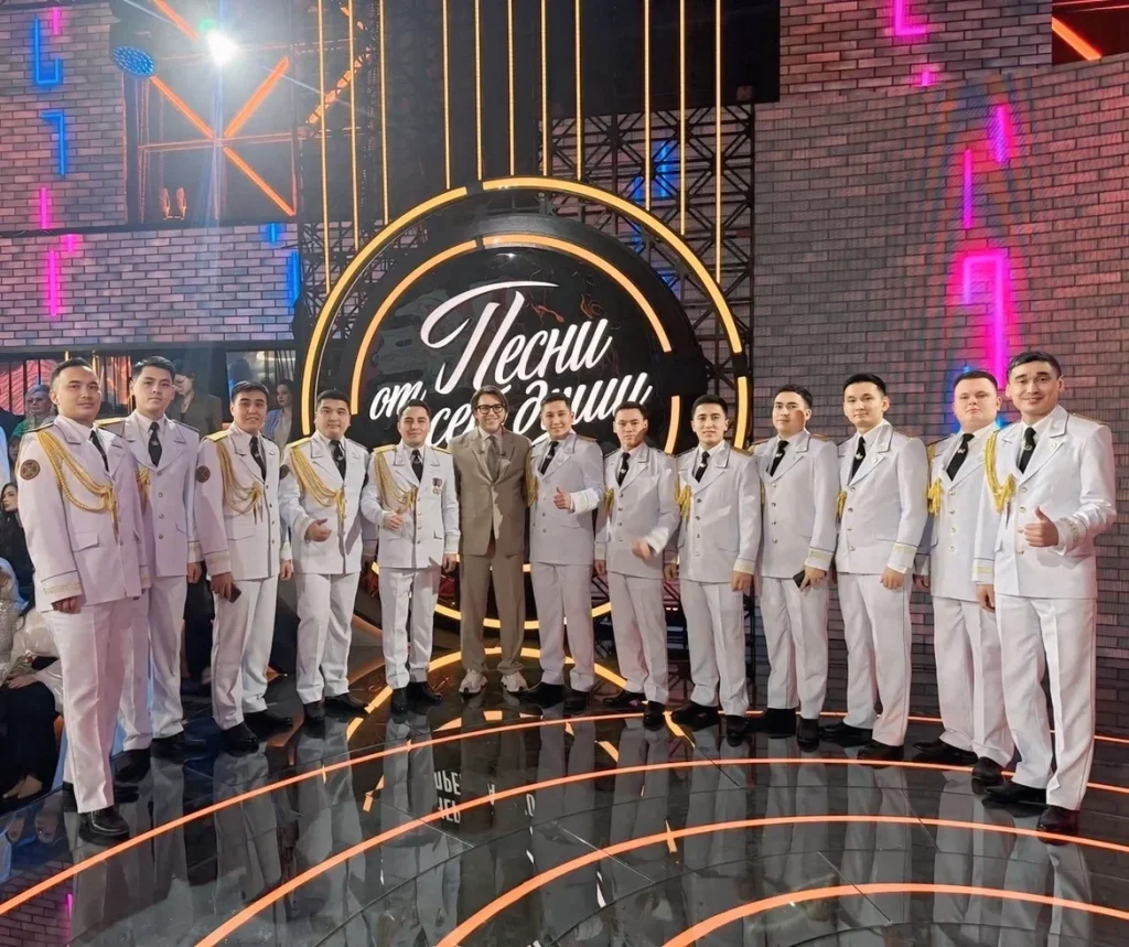 Хор Национальной гвардии Казахстана выступил на шоу «Привет, Андрей!» Хор Нацгвардии на шоу « Привет, Андрей»