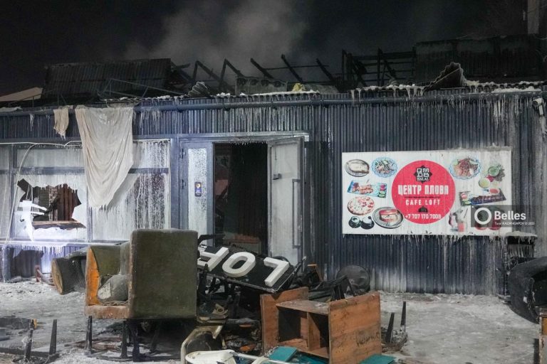 Кафе «Центр плова» в Щучинске после взрыва