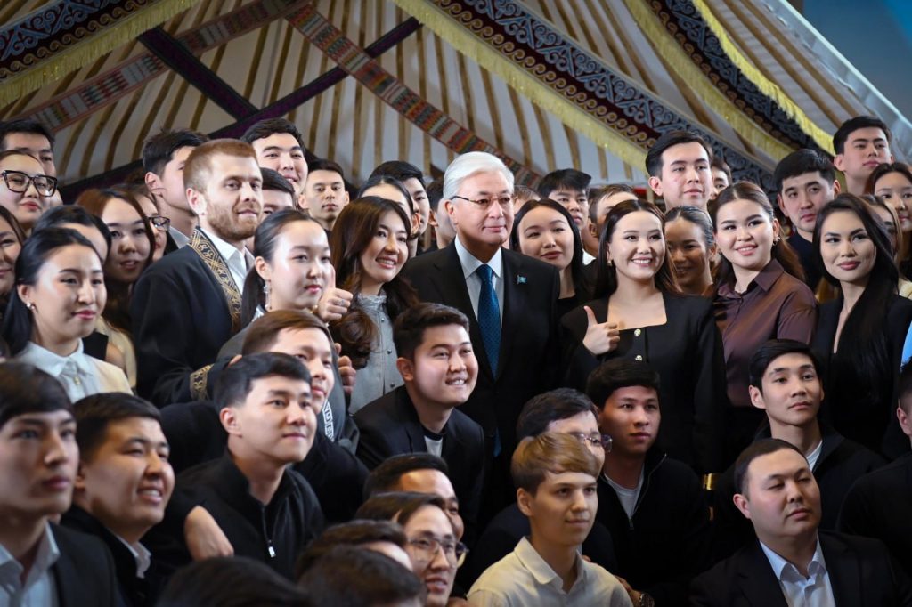 Токаев и молодежь