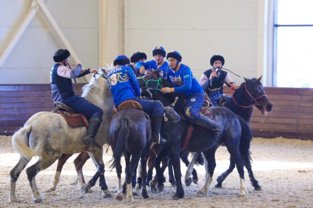 В Астане проходит День национального спорта: көкпар, асык ату и концерты День национального спорта