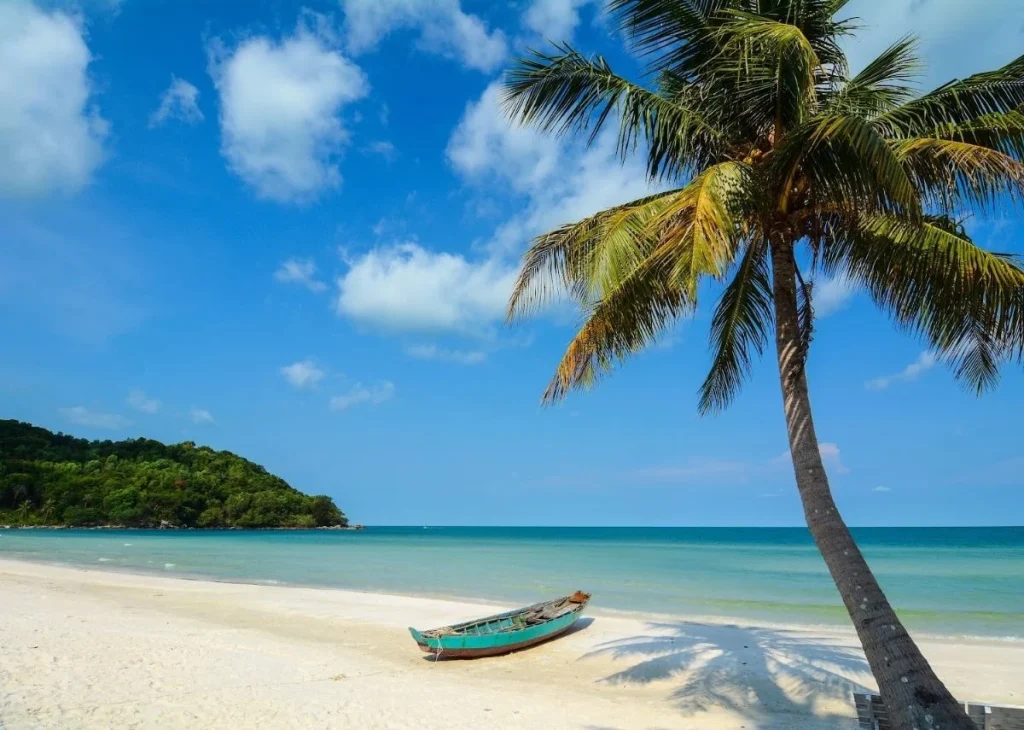 Весенний побег 2026: куда лететь казахстанцам в апреле и мае?