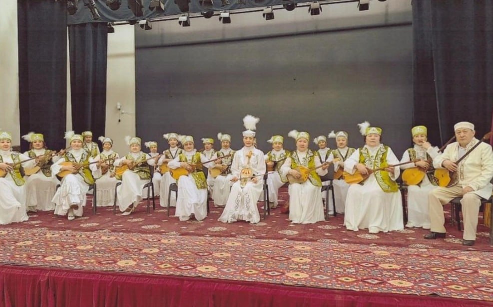 Ансамбль «Асыл мұра» из Астаны завоевал Гран-при международного конкурса в Бишкеке