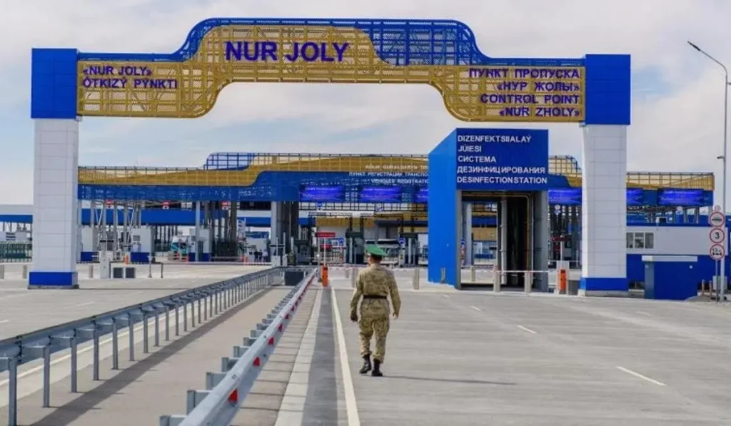 Граница с Китаем закрыта 5 апреля: автопереходы приостановили работу