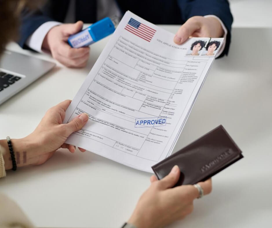 США ужесточают визовую политику, СНГ — расширяет образовательное сотрудничество