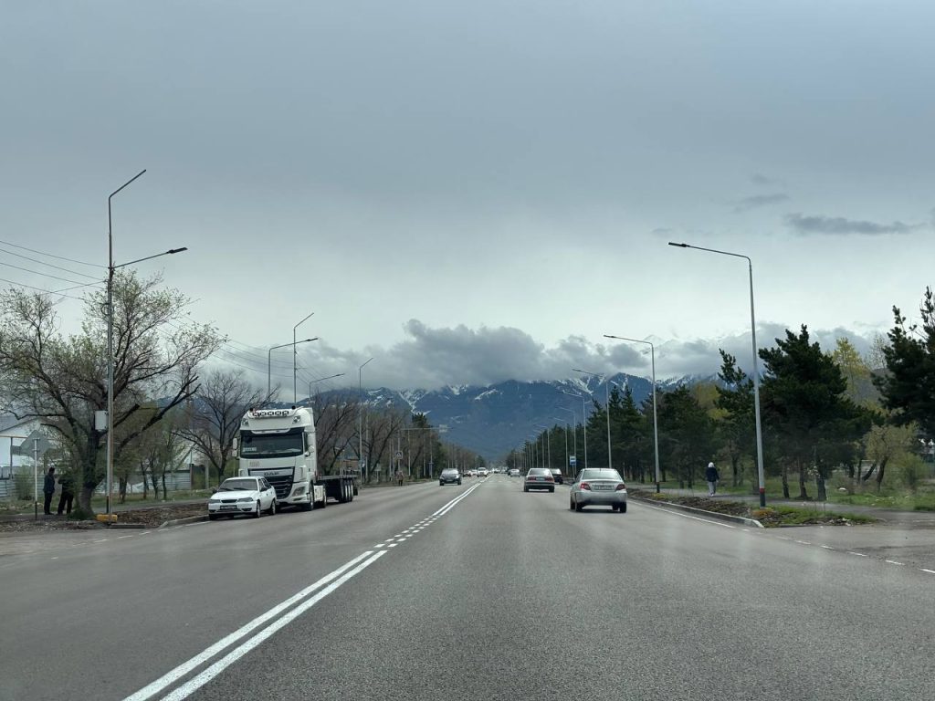 В Иссыке развивают туристический маршрут вокруг «Золотого человека» и горного озера