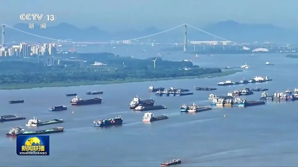 Қытай Янцзы өзенінің астымен жүретін жоғары жылдамдықты теміржол салып жатыр Янцзы теміржолы