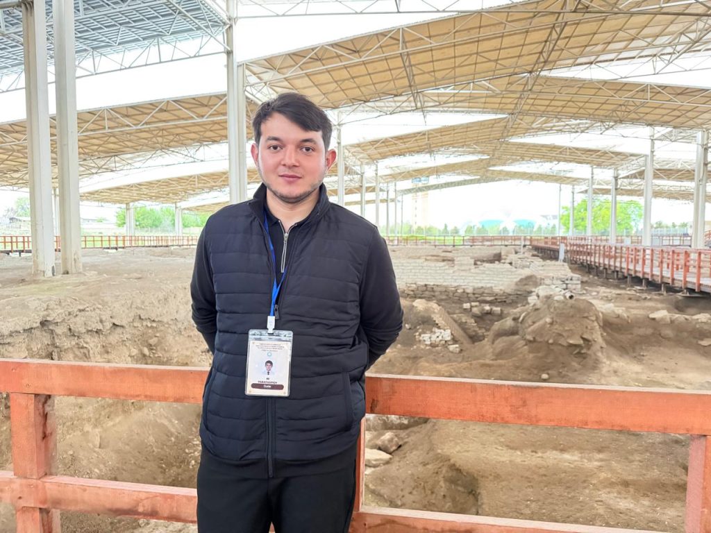 Али Мухтасимов