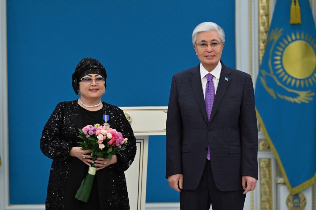 Мәдениет күніне орай сала үздіктеріне мемлекеттік марапаттар табысталды