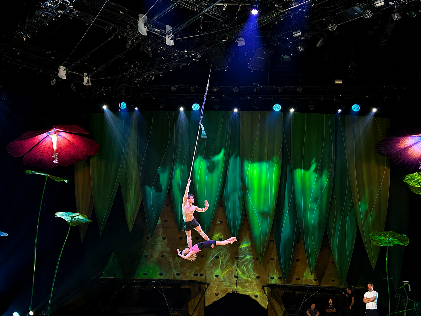 Репетиция шоу OVO от Cirque du Soleil перед премьерой в Астане