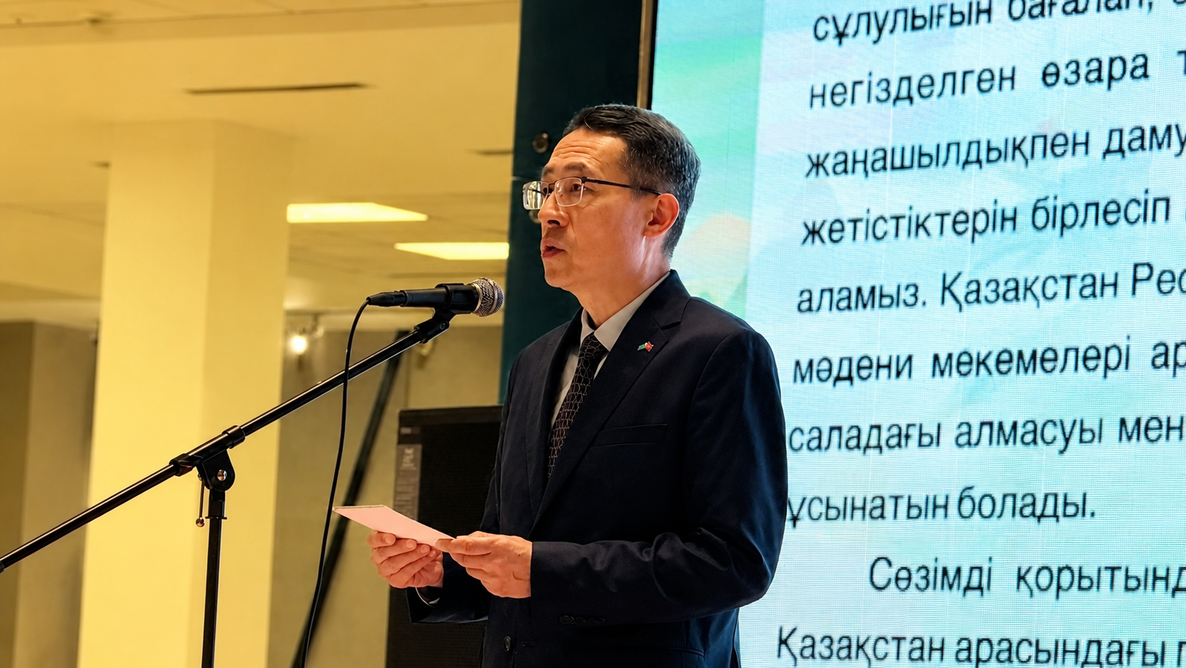 Открытие выставки современного китайского шелкового искусства в Национальном музее Казахстана