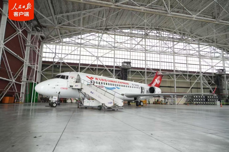 Китай представил медицинский авиалайнер C909 в Центральной Азии