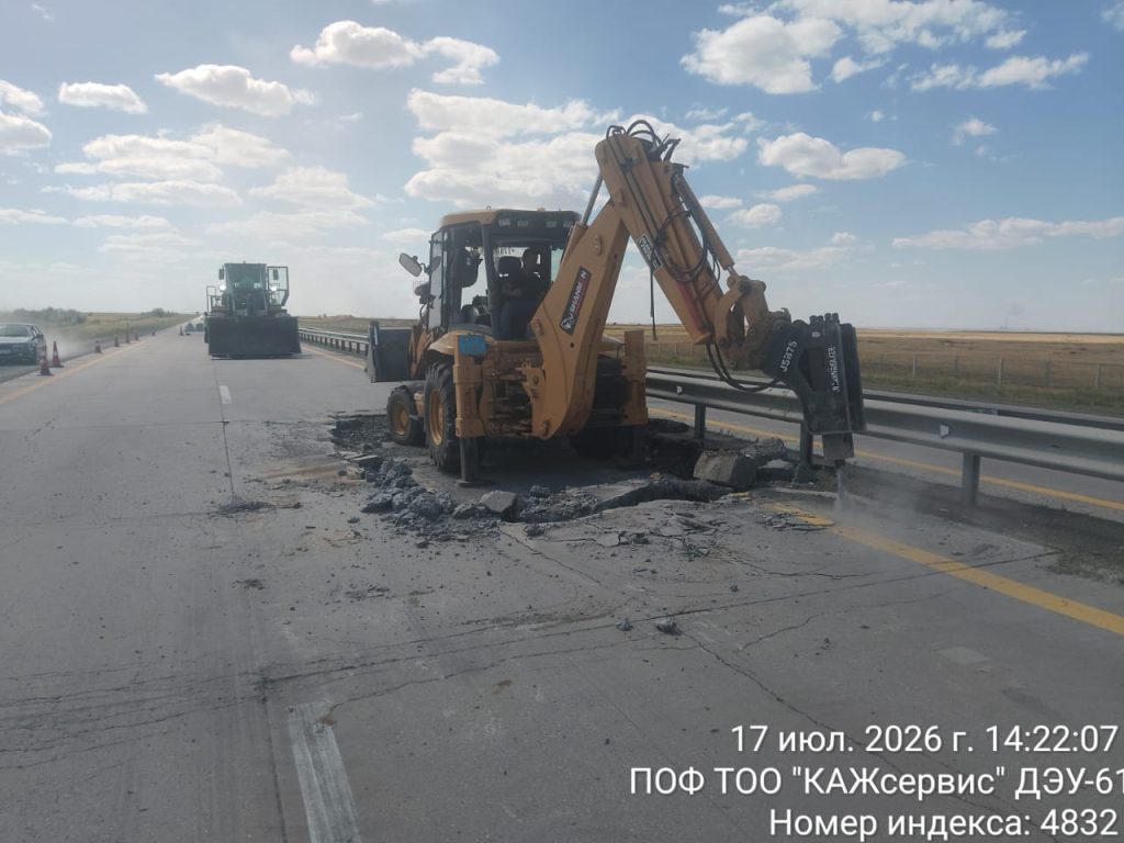 Аномальная жара влияет на дороги Казахстана: дорожные службы усилили мониторинг трасс Аномальная жара на дорогах Казахстана: усилен мониторинг