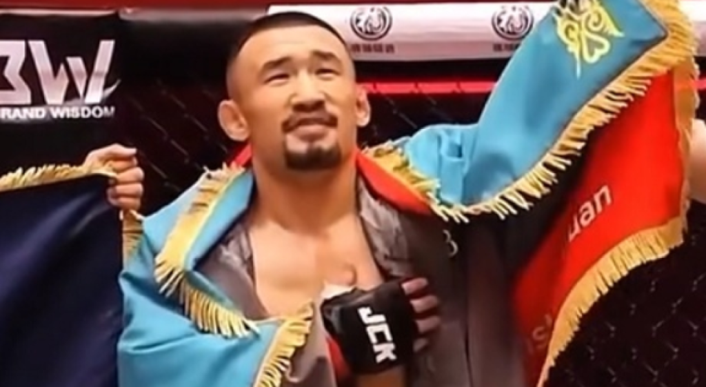 Кастер Саркытбек ярко победил чемпиона One Pride MMA в Китае