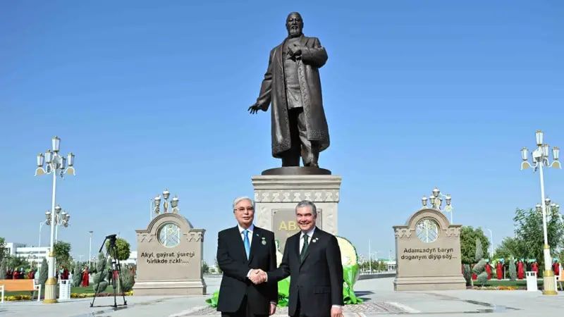 Ашхабадтағы Абай ескерткіші