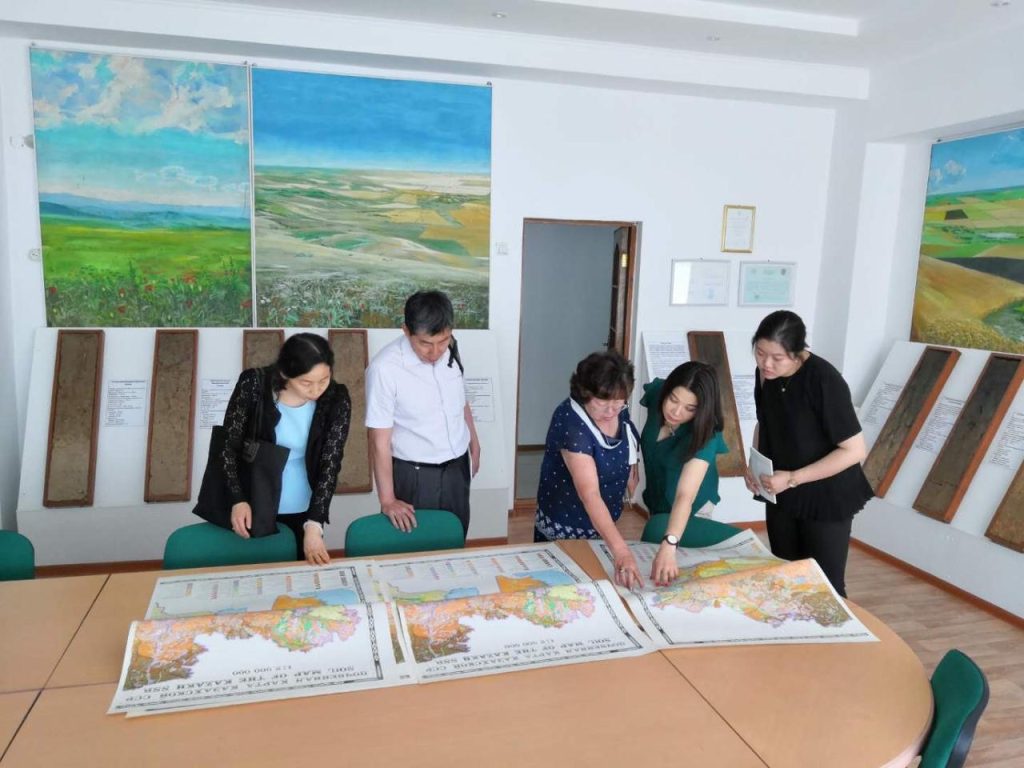 Казахстан и Китай изучают Аралкум