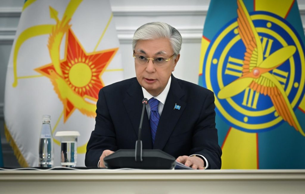 Токаев объявил о кардинальной военной реформе после трагедии в Мангистау Военная реформа Казахстана: Токаев поручил план