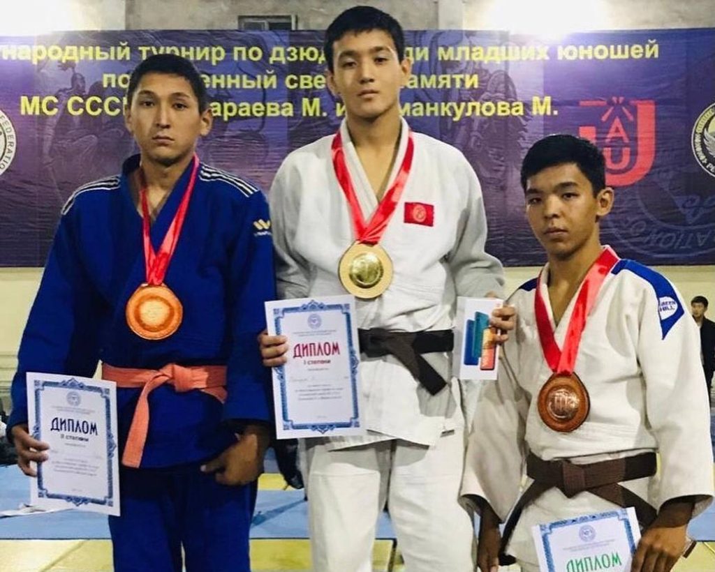 Санжар Аяпберген