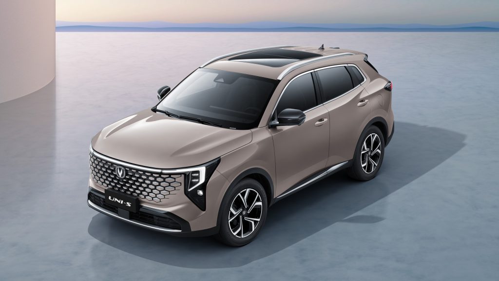 Changan UNI-S выходит на рынок Казахстана: новый компактный кроссовер